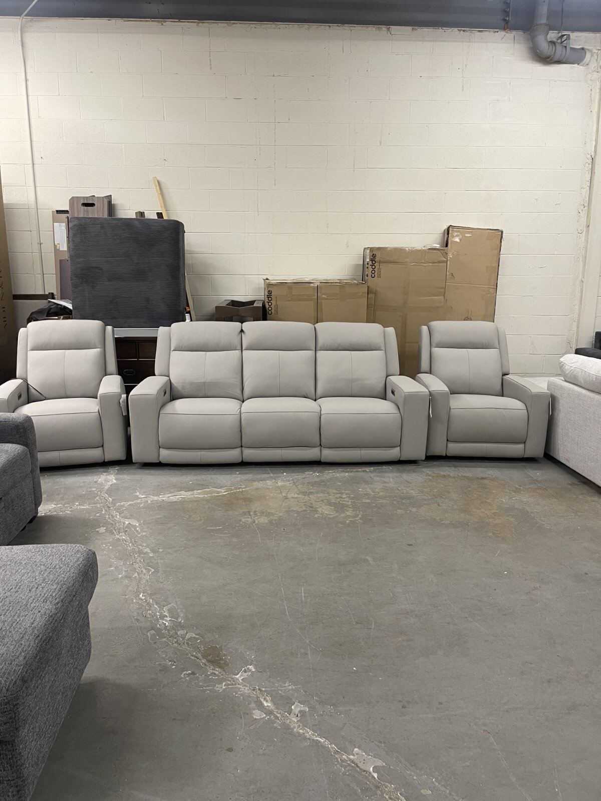 Wren Leather Power Reclining Sofa - Image 4