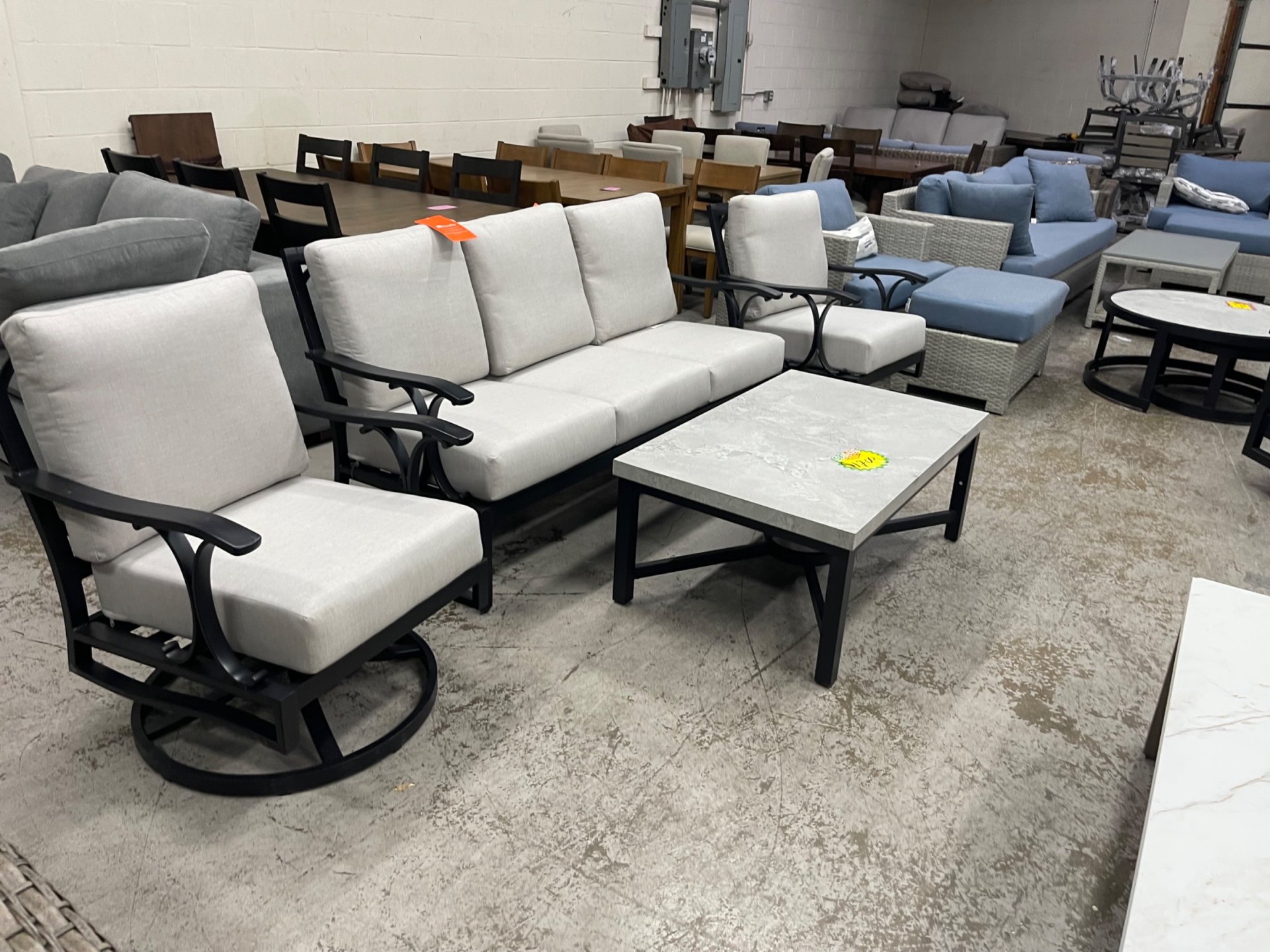 SunVilla Abington 4-piece Outdoor Patio Seating Set