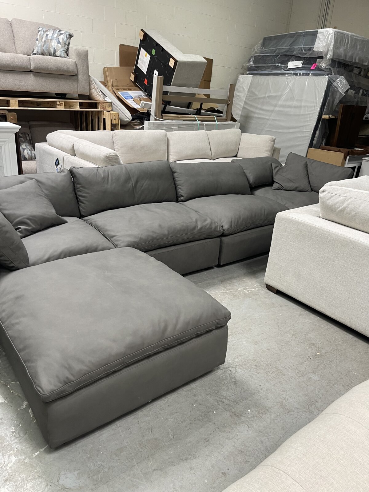 Wilshire 5 Piece Modular Leather Sectional - Image 4