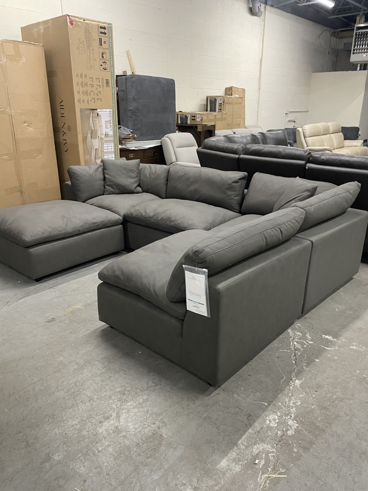 Wilshire 5-piece Modular Leather Sectional - Image 7
