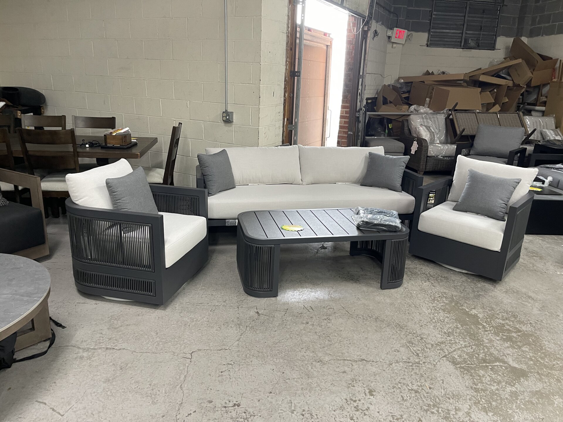 Henredon Annalise 4-piece Outdoor Patio Seating Set