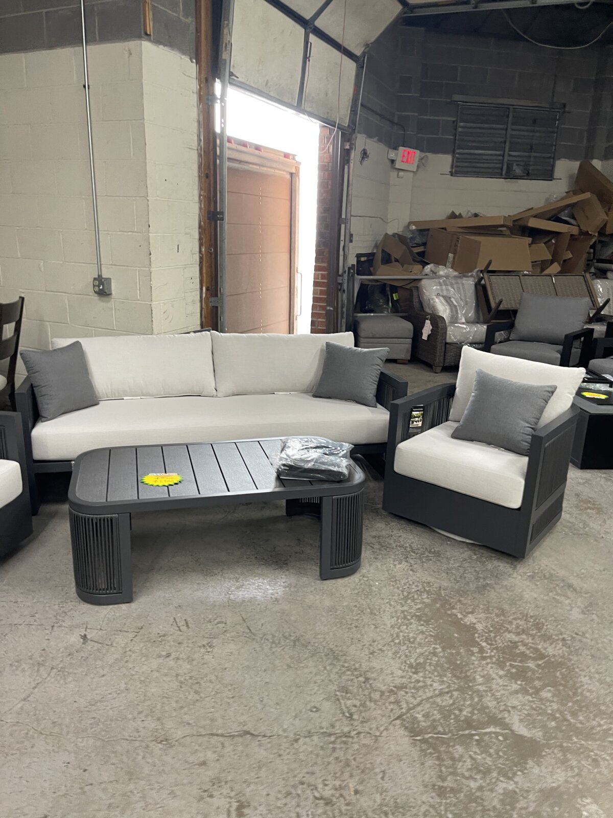 Henredon Annalise 4-piece Outdoor Patio Seating Set - Image 2