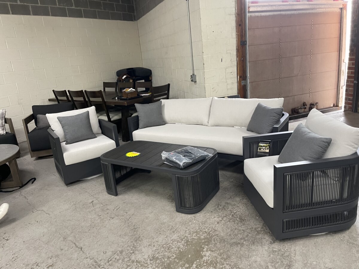 Henredon Annalise 4-piece Outdoor Patio Seating Set - Image 9