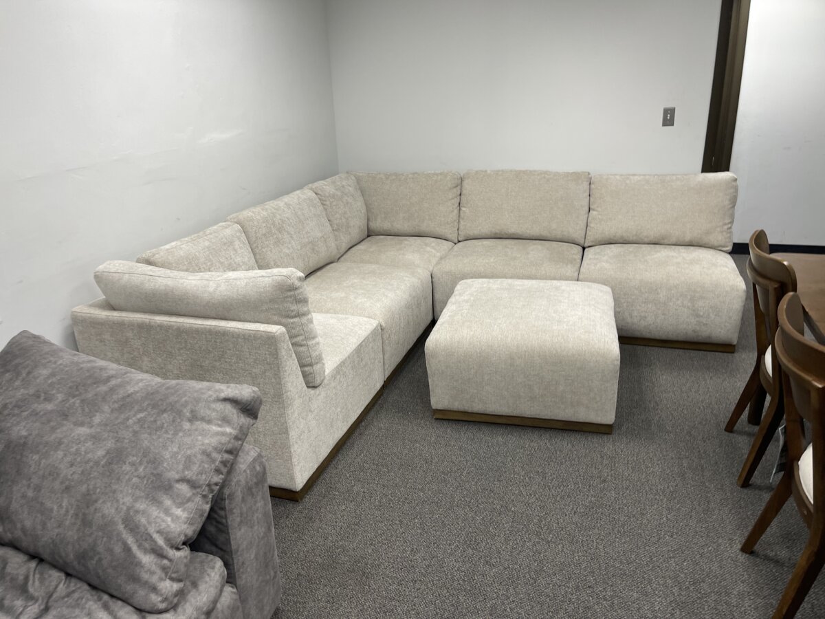 Henredon Murphy Fabric 6 Piece Modular Sectional With Ottoman - Image 2