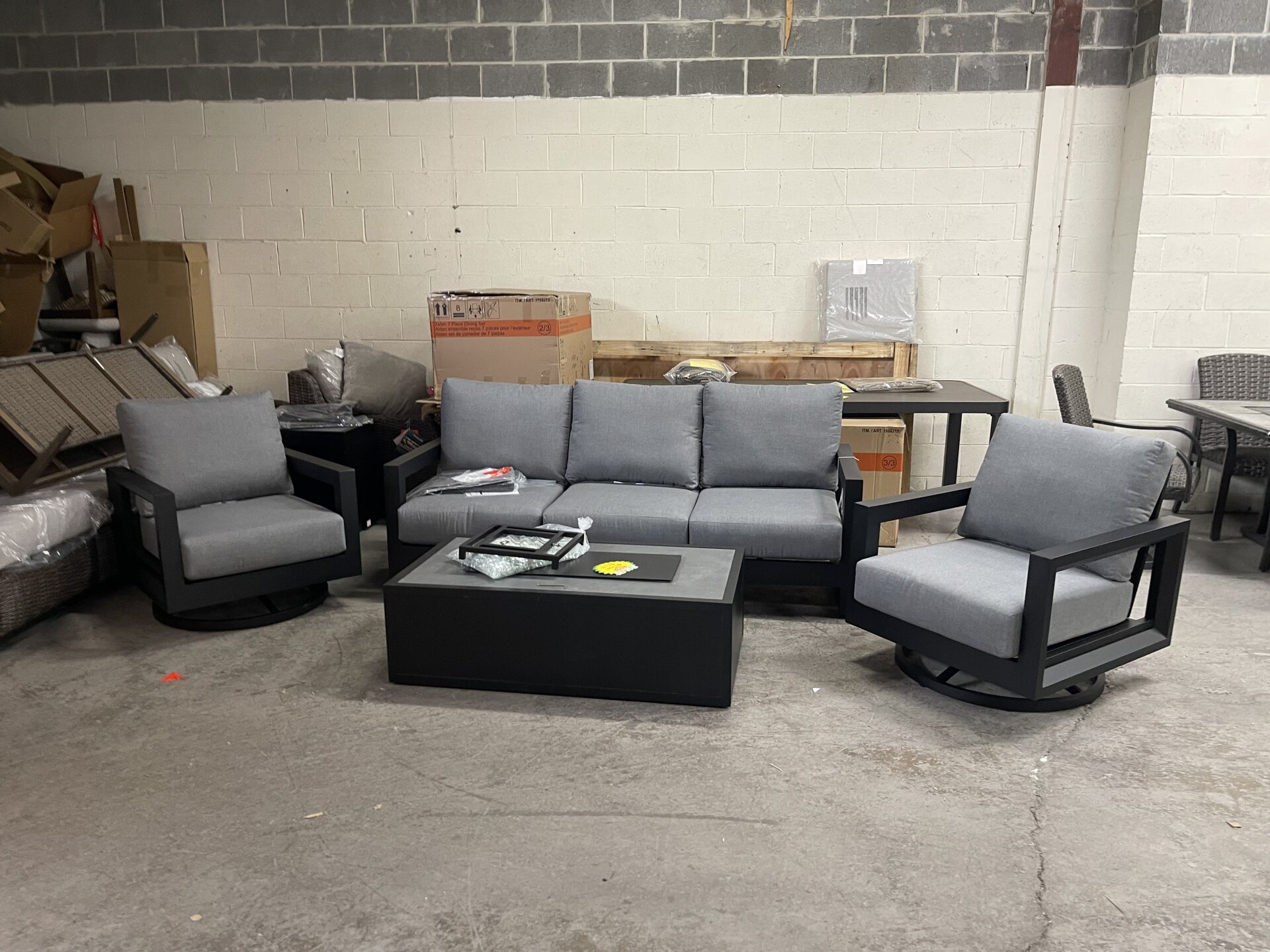 Henredon Trego 5-piece Fire Outdoor Patio Seating Set
