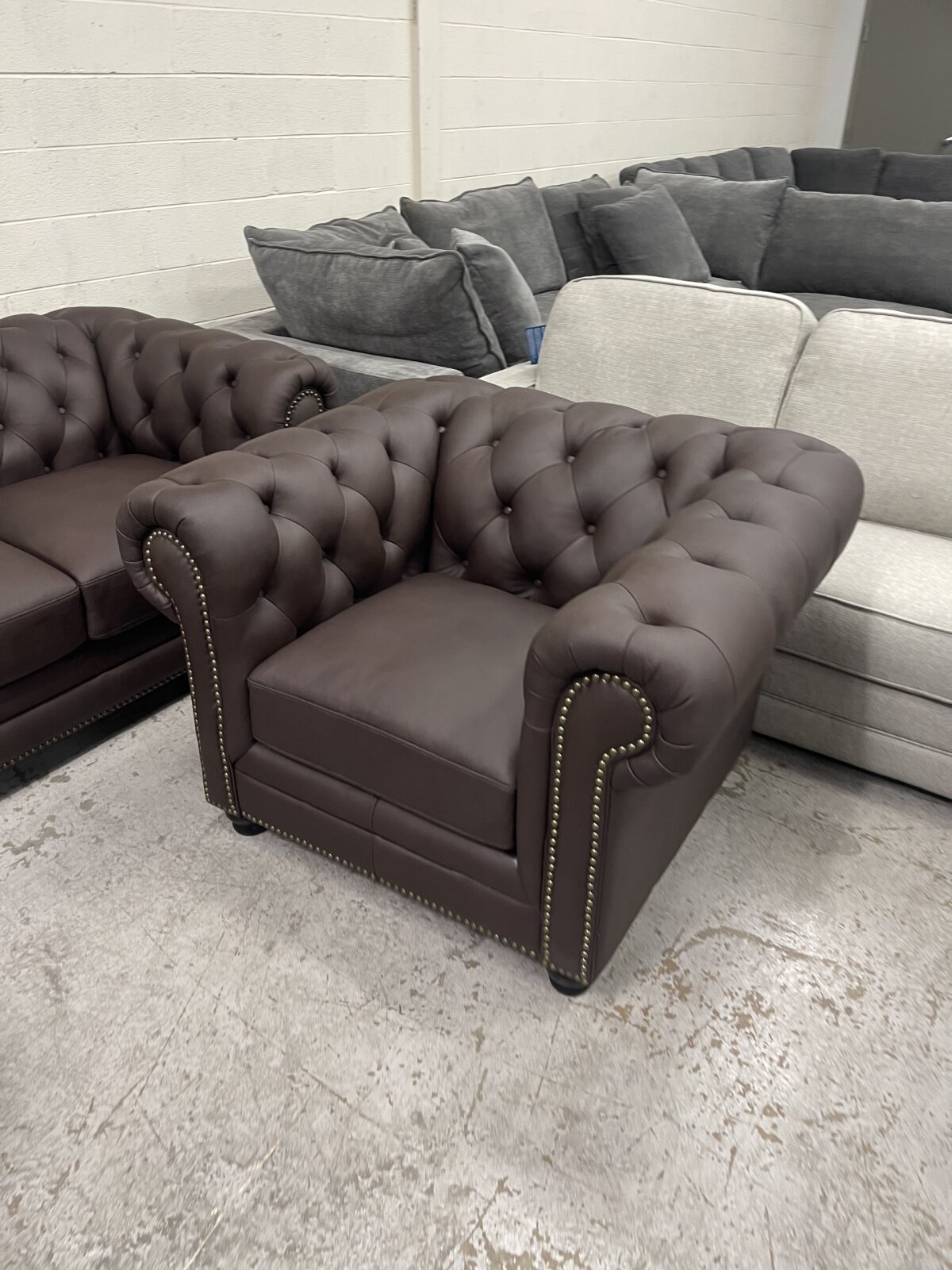 Culver 3 Piece Leather Chesterfield Set - Image 3