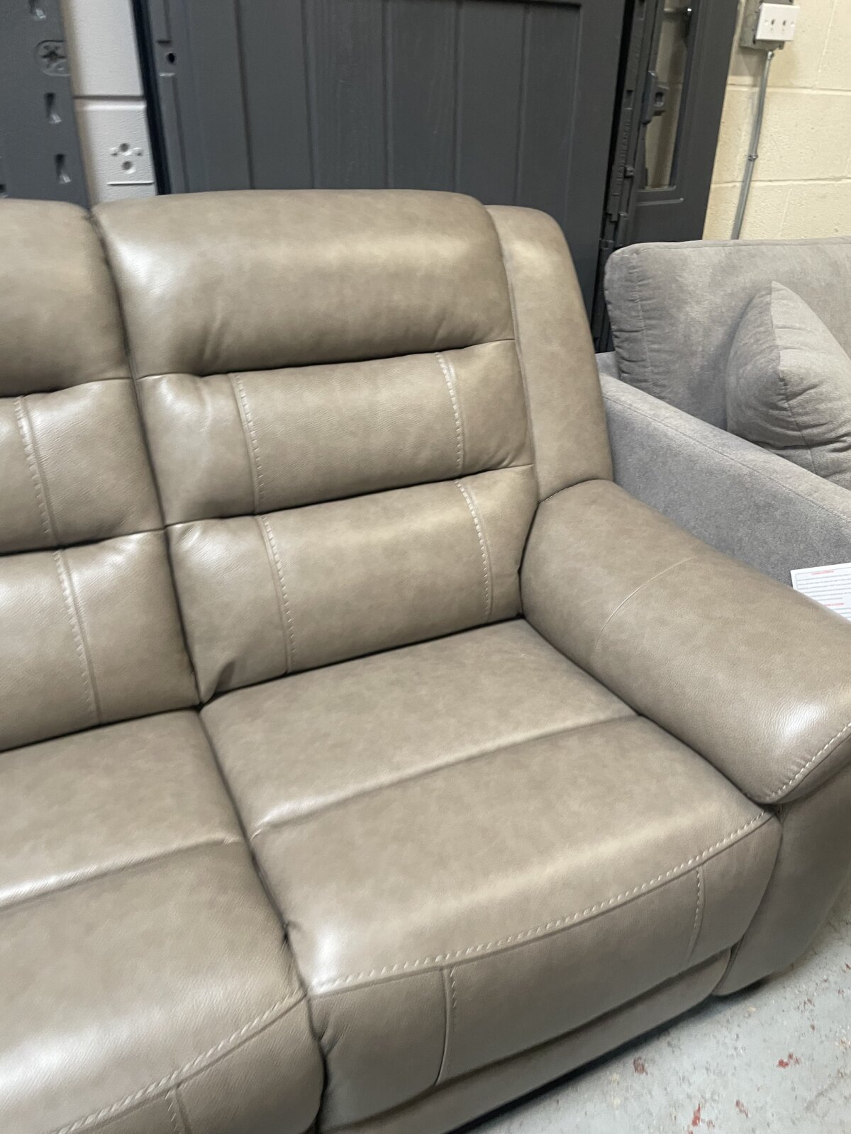 Mason Leather Power Reclining Sofa With Power Headrests - Image 3
