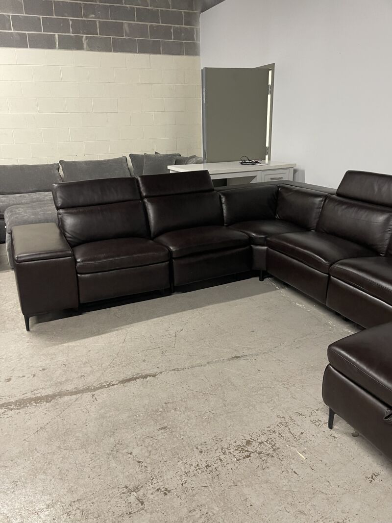 Barcalounger Bradford 6 Piece Leather Reclining Sectional - Image 3