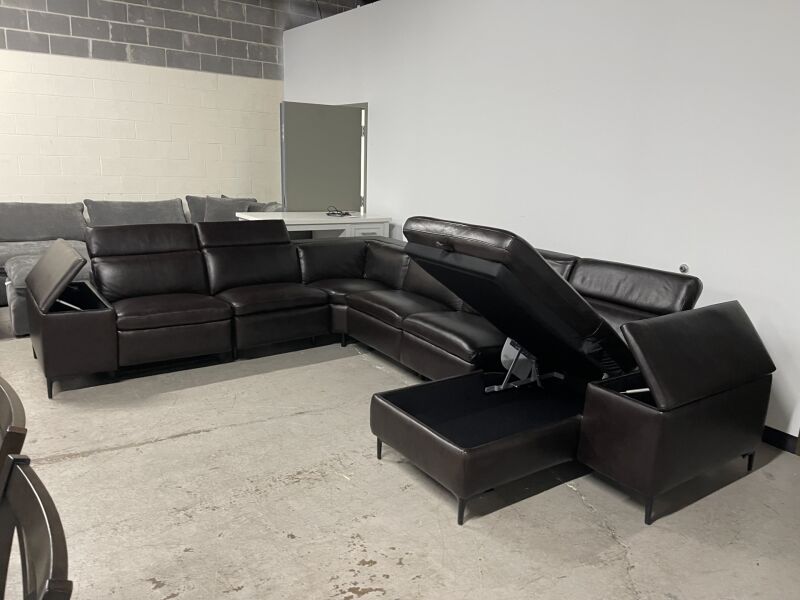 Barcalounger Bradford 6 Piece Leather Reclining Sectional - Image 5