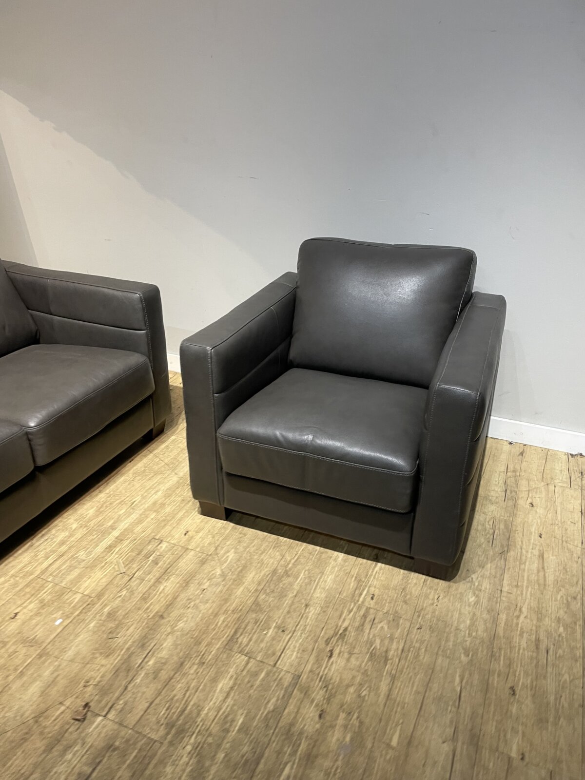 Del Mar Top Grain Leather Sofa And Chair - Image 3