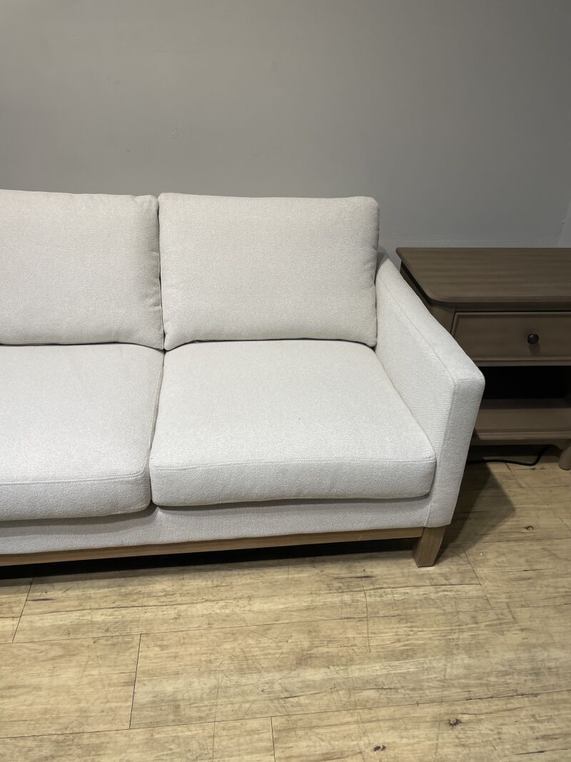 Henredon Murphy Sofa With Reversible Chaise - Image 4
