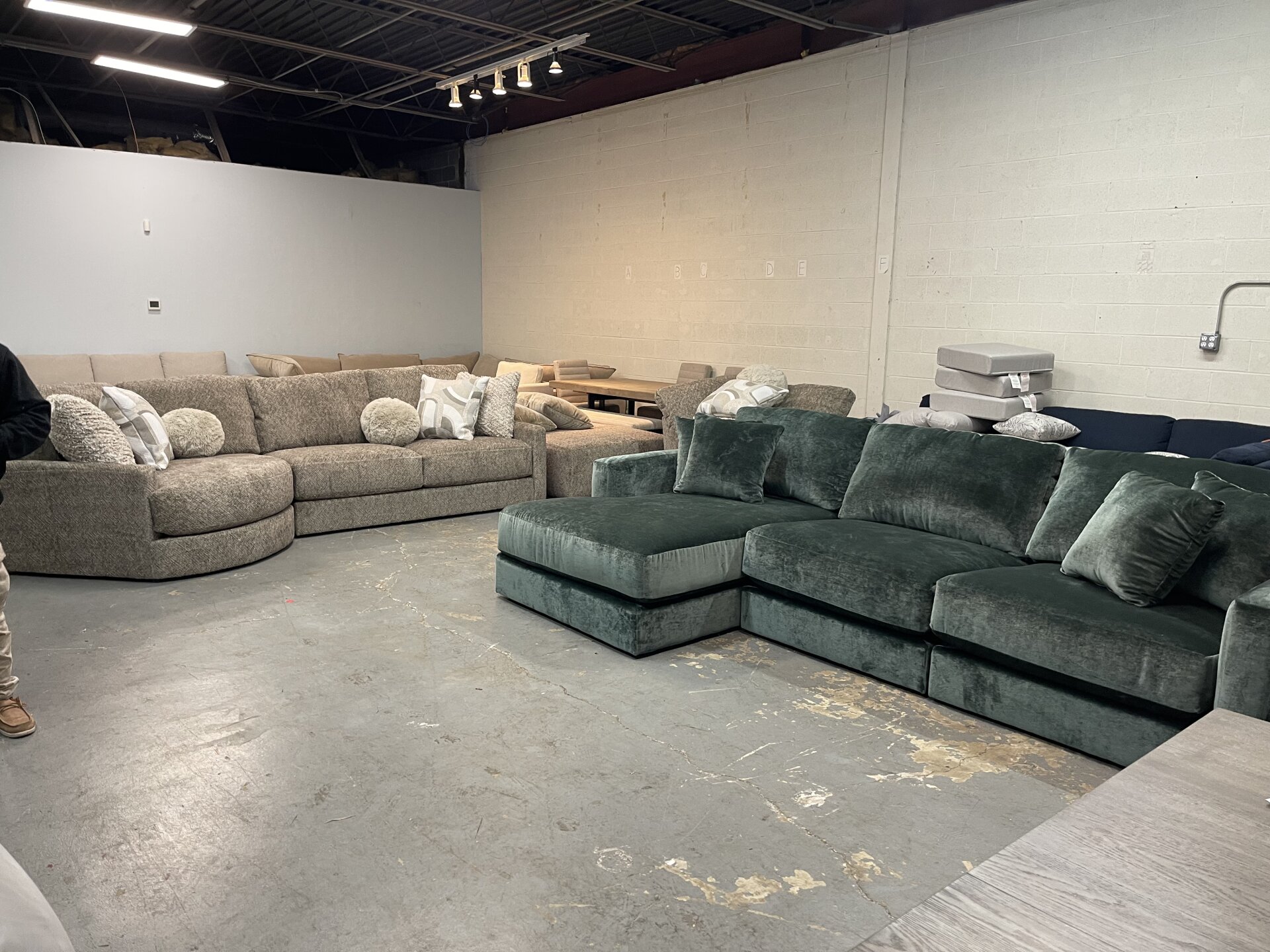 Jackson Turner 2-Piece Left Facing Sectional (NO OTTOMAN), Beige - Photo 5