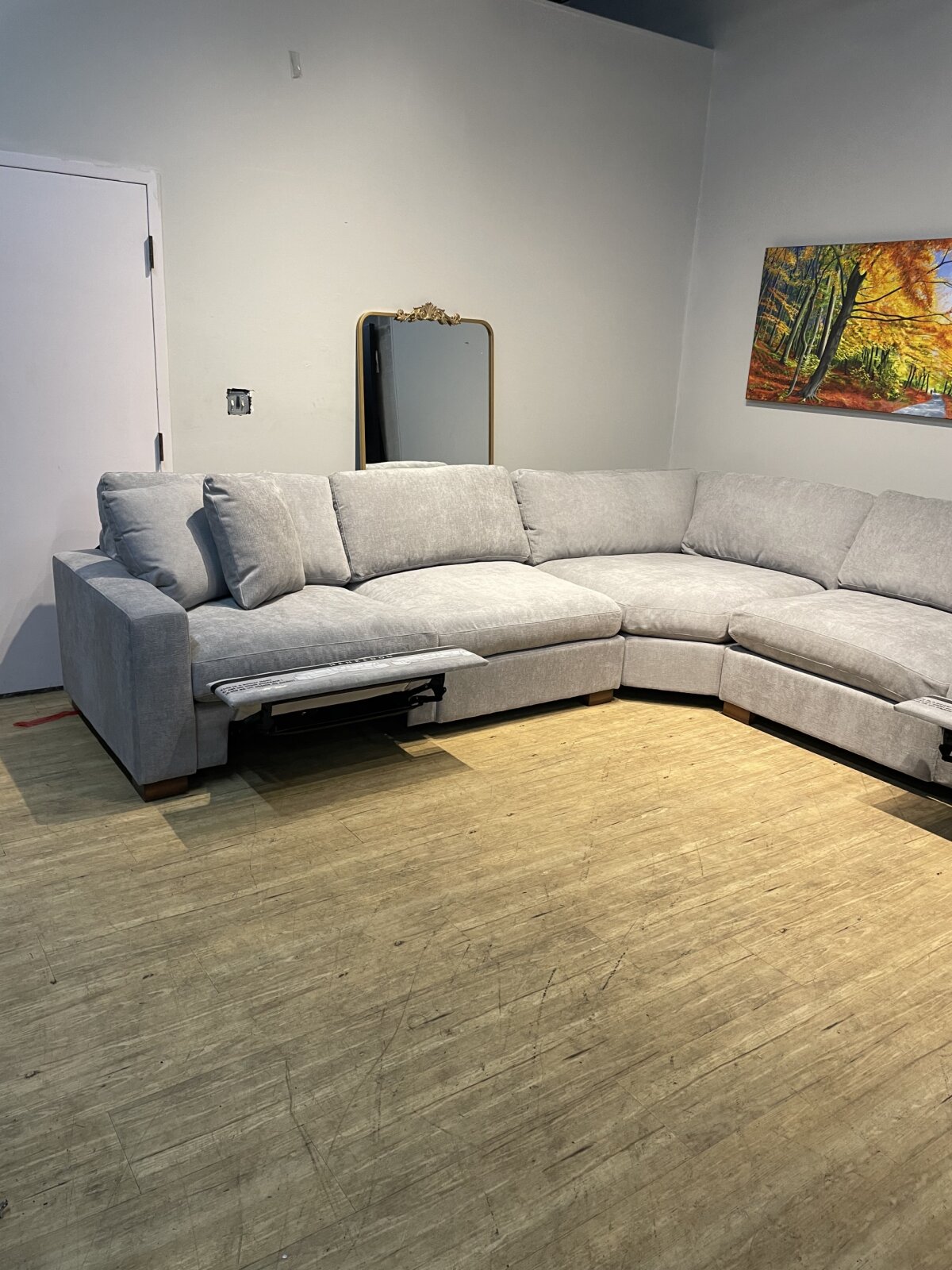 Henredon Selene 3 Piece Sectional With Power Footrests - Image 2