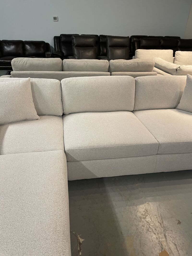 Andee Fabric Sectional With Ottoman - Image 5