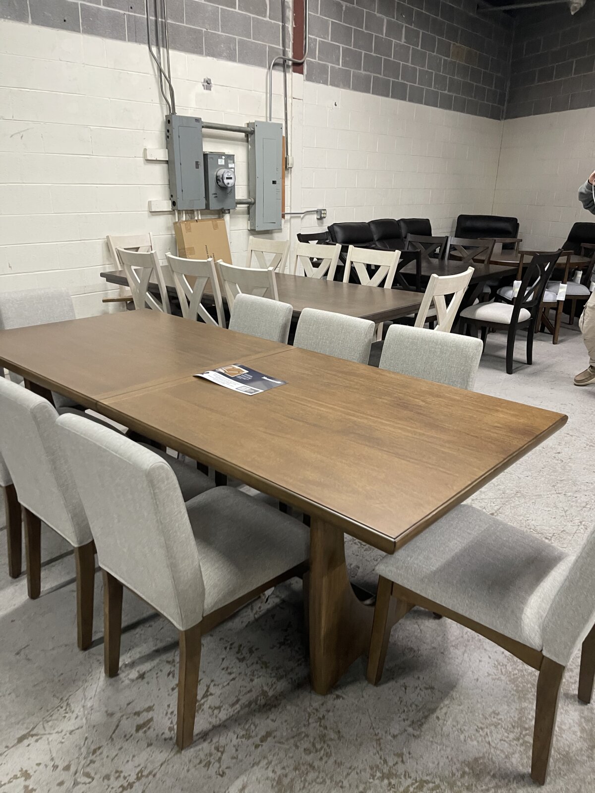 Carmel Valley Dining Table And 8 Chairs - Image 3