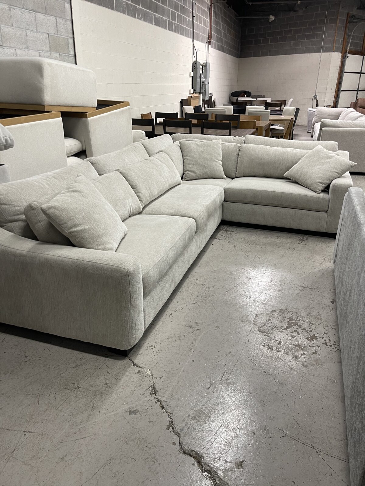 Evelynne Fabric Sectional With Ottoman - Image 2