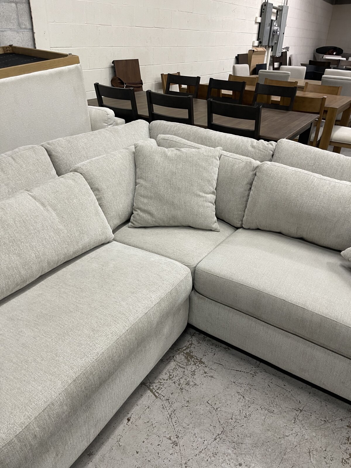 Evelynne Fabric Sectional With Ottoman - Image 6