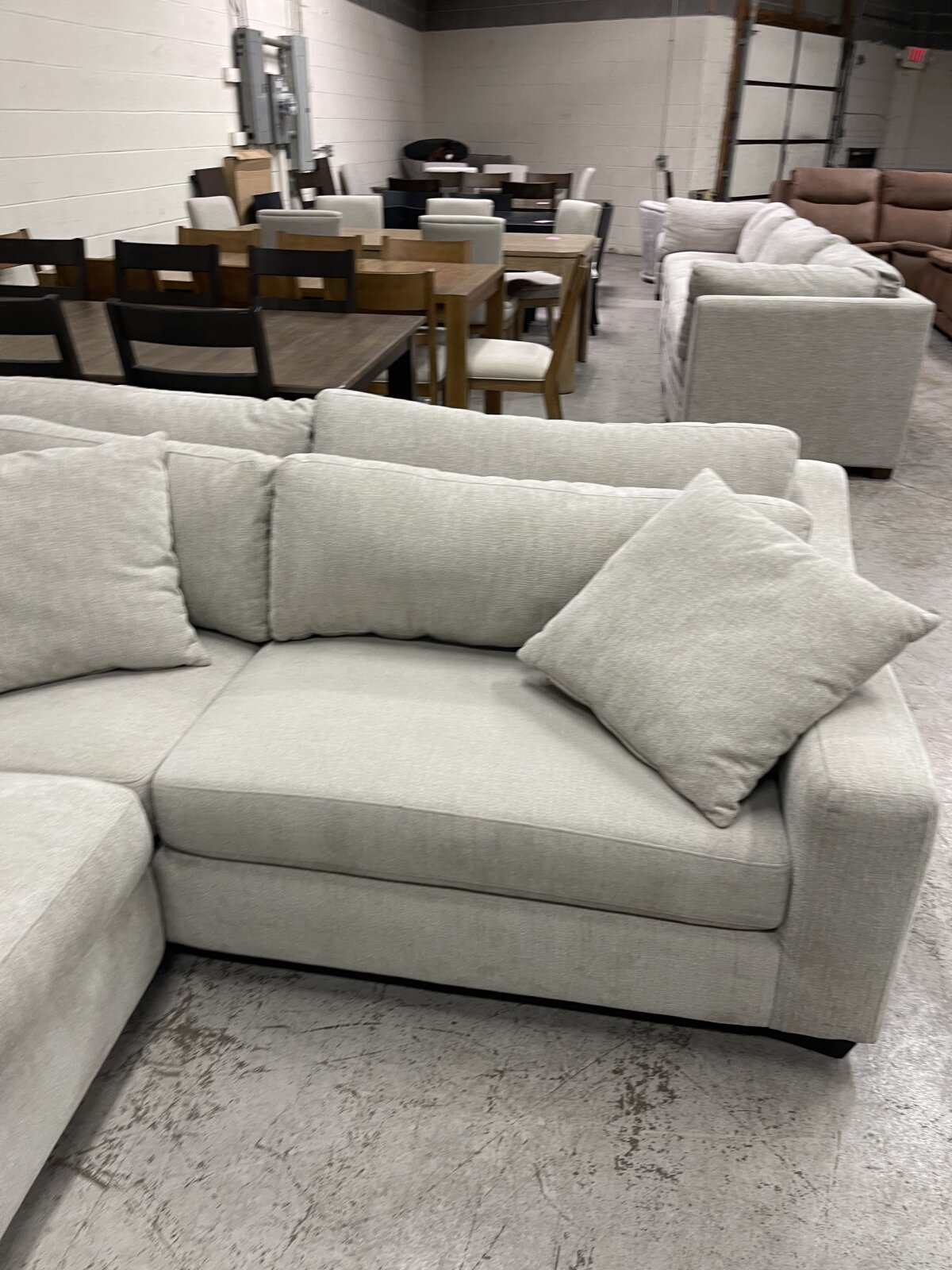Evelynne Fabric Sectional With Ottoman - Image 7