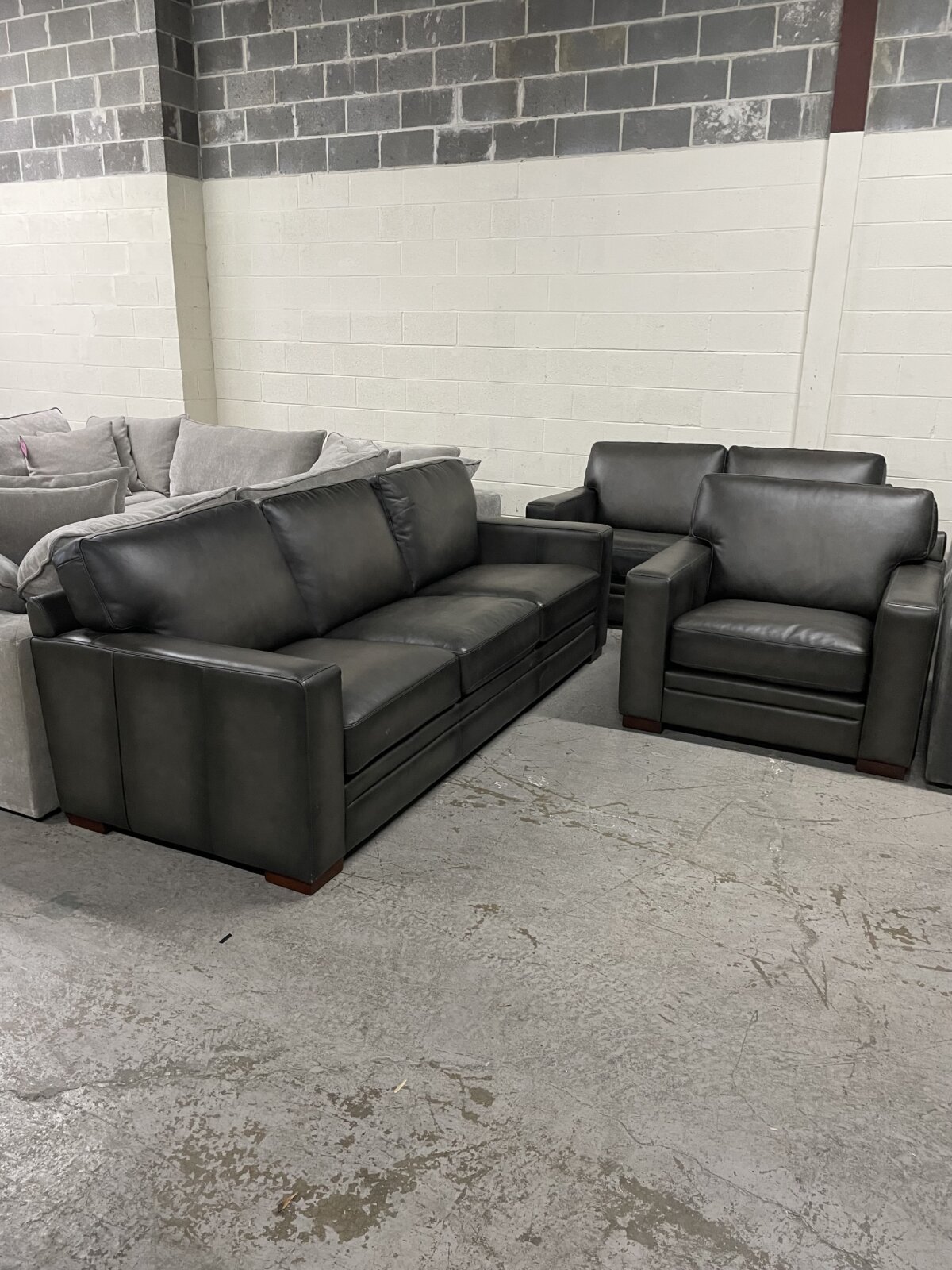 Luca 3 Piece Top Grain Leather Set - Image 5