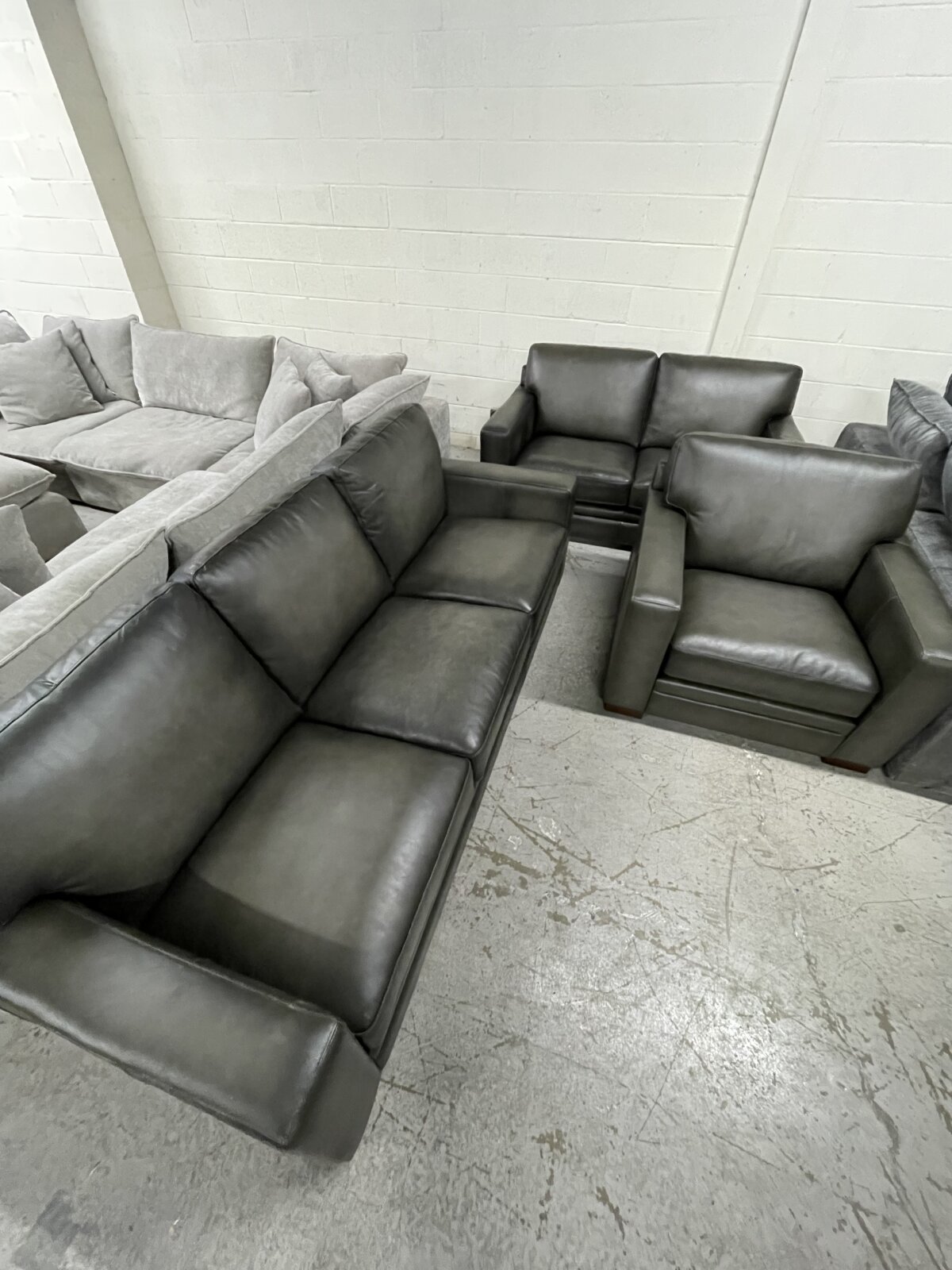 Luca 3 Piece Top Grain Leather Set - Image 8