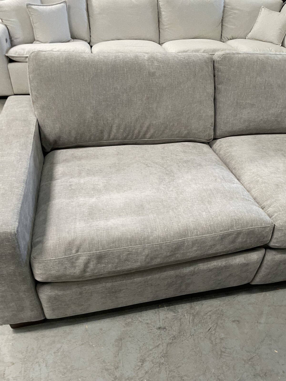 Henredon Skye Sofa With Power Footrests - Image 3